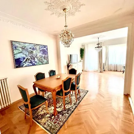Of Cihangir Cozy Location,2 Bedrooms And An Elevator Appartamento *