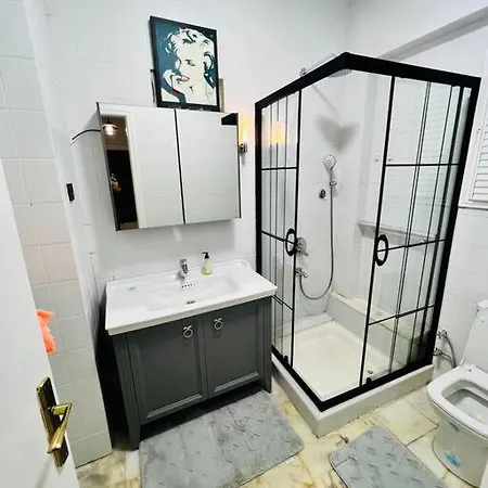 Appartamento Of Cihangir Cozy Location,2 Bedrooms And An Elevator *