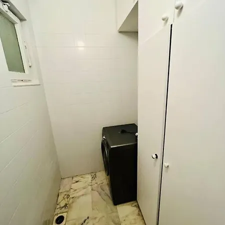 Daire Of Cihangir Cozy Location,2 Bedrooms And An Elevator